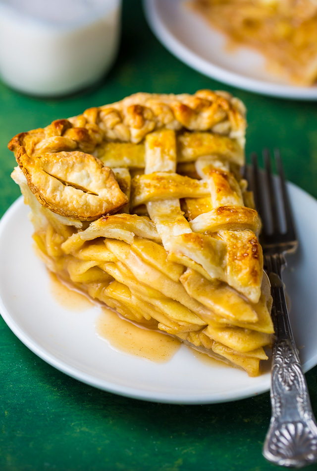 A foolproof recipe for Old-fashioned Apple Pie!