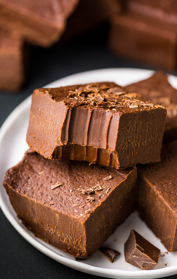 Super EASY Creamy Kahlua Chocolate Fudge!