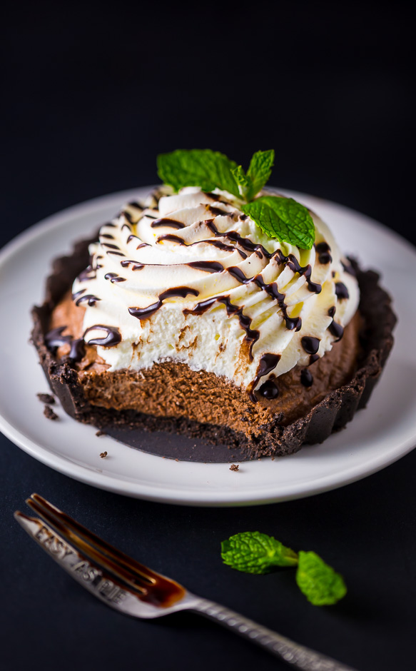 No-Bake Mini Mint Chocolate Cream Pies