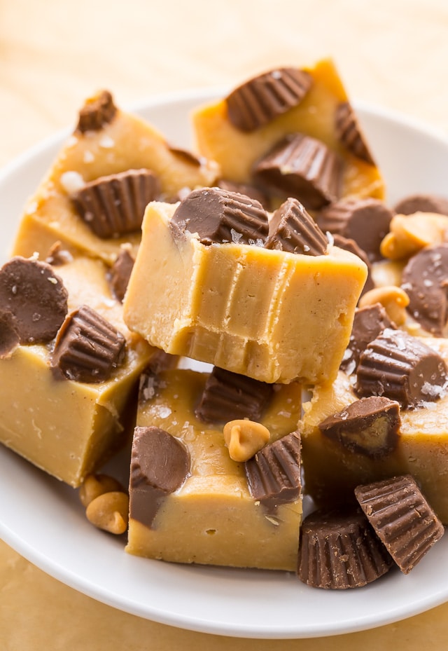 A foolproof recipe for easy peanut butter fudge!