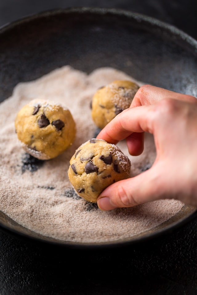 Thick and chewy, these Brown Butter Chocolate Chip Snickerdoodles are the ultimate holiday cookie!