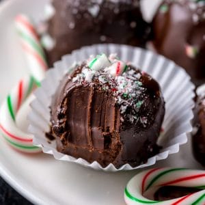 Rich and Creamy Peppermint Chocolate Truffles are made with just 5 simple ingredients! So easy and perfect for homemade holiday gifts!