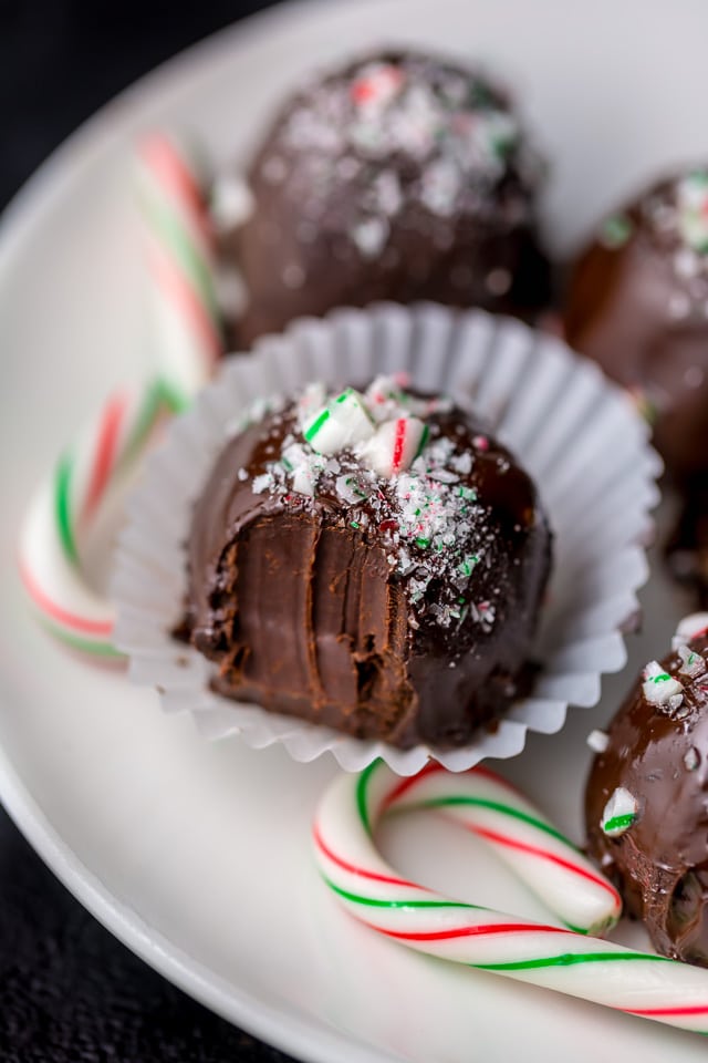 Rich and Creamy Peppermint Chocolate Truffles are made with just 5 simple ingredients! So easy and perfect for homemade holiday gifts!