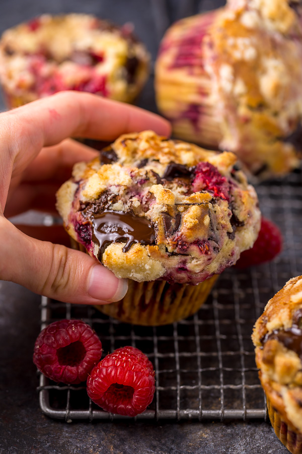 Mmm... these Dark Chocolate Chunk Raspberry Crumb Muffins are so easy and delicious! Perfect for breakfast or brunch.