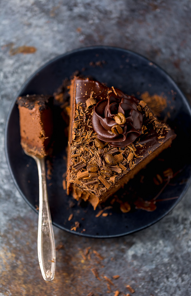 An easy and delicious recipe for No-Bake Espresso Chocolate Cheesecake! So rich and creamy... it's hard to stop at one slice.