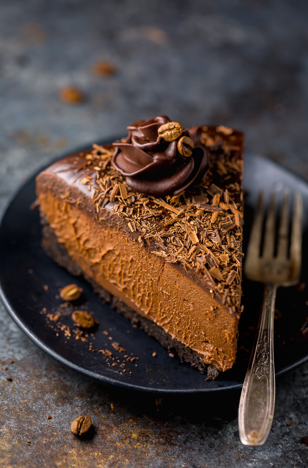 An easy and delicious recipe for No-Bake Espresso Chocolate Cheesecake! So rich and creamy... it's hard to stop at one slice.