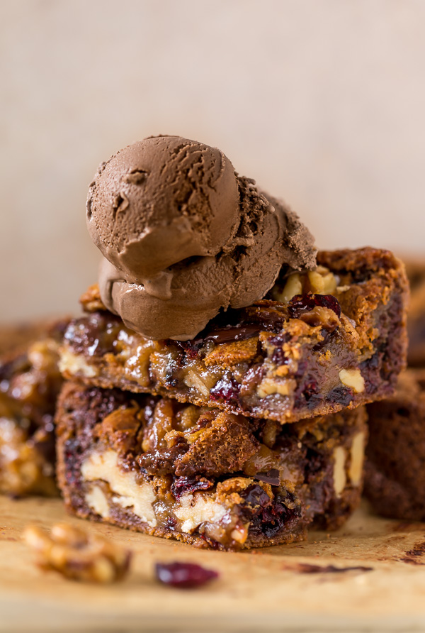 Chocolate Cranberry Walnut Blondies are crunchy, chewy, gooey and so delicious! A super easy blondie recipe that's made in one bowl and so perfect for the holiday celebrations.