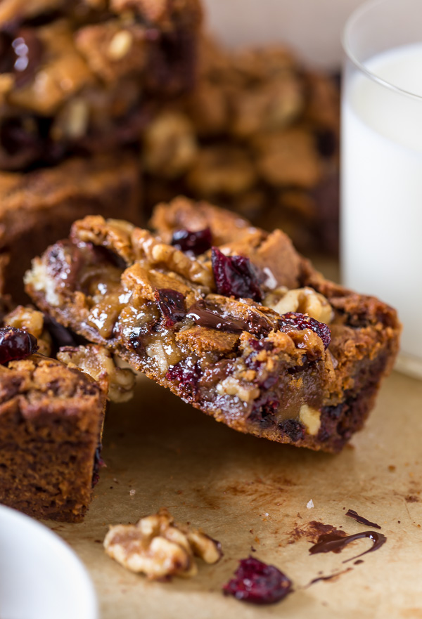 Chocolate Cranberry Walnut Blondies are crunchy, chewy, gooey and so delicious! A super easy blondie recipe that's made in one bowl and so perfect for the holiday celebrations.