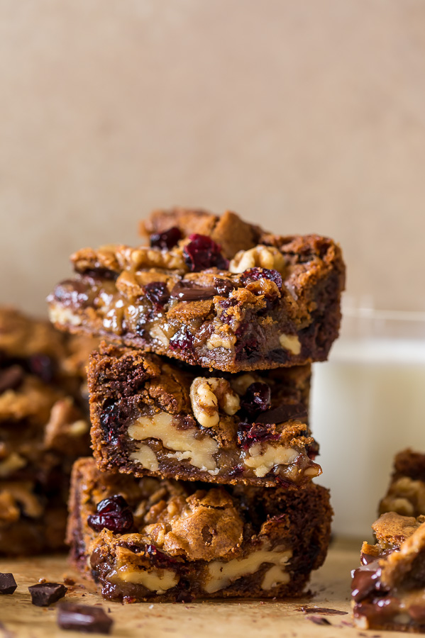 Chocolate Cranberry Walnut Blondies are crunchy, chewy, gooey and so delicious! A super easy blondie recipe that's made in one bowl and so perfect for the holiday celebrations.