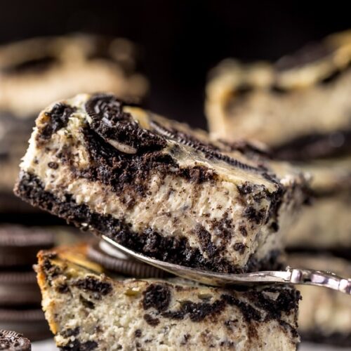 The Best Oreo Cheesecake Bars! So thick and creamy! #oreo #cheesecake #cheesecakebars #oreodesserts