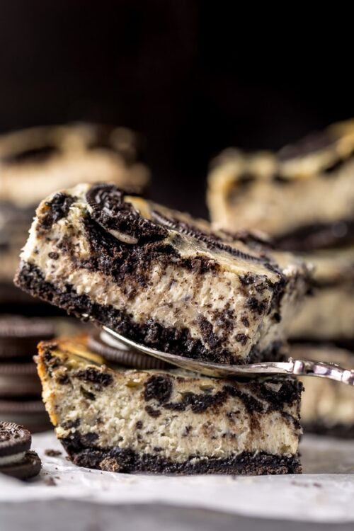 The Best Oreo Cheesecake Bars! So thick and creamy! #oreo #cheesecake #cheesecakebars #oreodesserts
