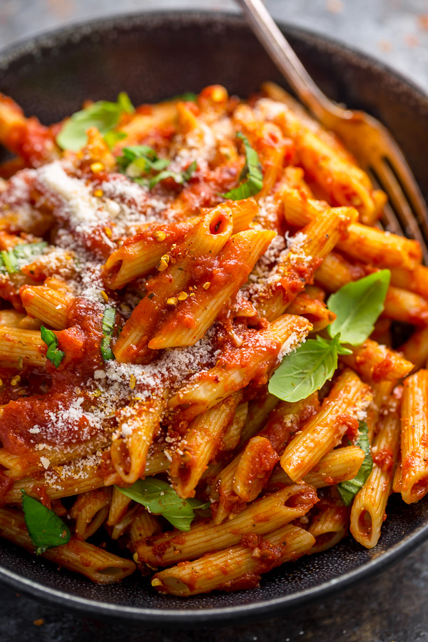 Penne Arrabbiata- a quick and easy pasta recipe for dinner that's ready super quick