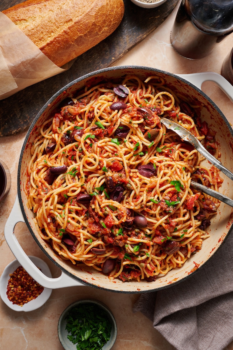 Spaghetti Bolognese and Diavola Pizza: the perfect duo that