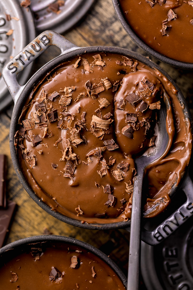Baileys Irish Cream Chocolate Pudding is thick, creamy, and utterly decadent! The perfect make-ahead dessert to celebrate St. Patrick's Day! To serve, spoon into small serving dishes and top the individual servings with shaved chocolate! #BaileysIrishCreamChocolatePudding #ChocolatePudding #Pudding #IrishCream #Chocolate #Pudding 