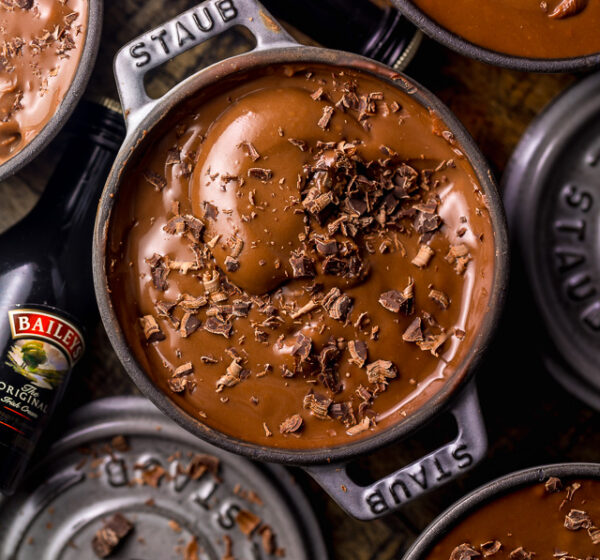 Baileys Irish Cream Chocolate Pudding is thick, creamy, and utterly decadent! The perfect make-ahead dessert to celebrate St. Patrick's Day! To serve, spoon into small serving dishes and top the individual servings with shaved chocolate! #BaileysIrishCreamChocolatePudding #ChocolatePudding #Pudding #IrishCream #Chocolate #Pudding