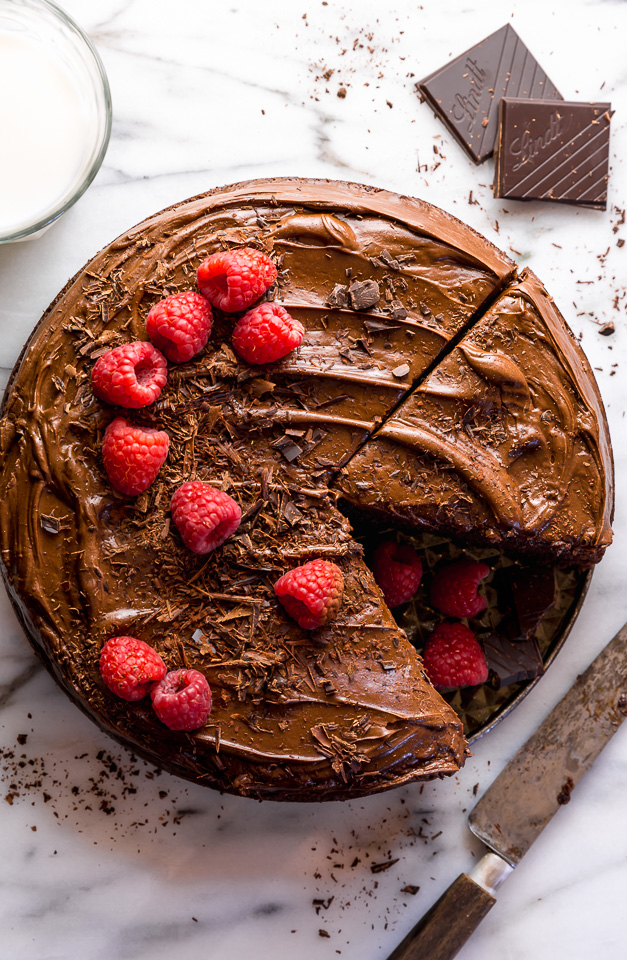 Single Layer Chocolate Cake with Chocolate Ganache - Katiebird Bakes