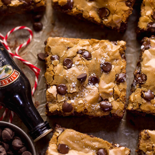 Although I don't love drinking Bailey's Irish Cream (way too sweet for me!), I LOVE baking with it!!! And these Bailey's Irish Cream Chocolate Chip Cookie Bars are one of the best things to come out of my oven all month! They taste just like my Bailey's Chocolate Chip Cookies... but SO much easier!