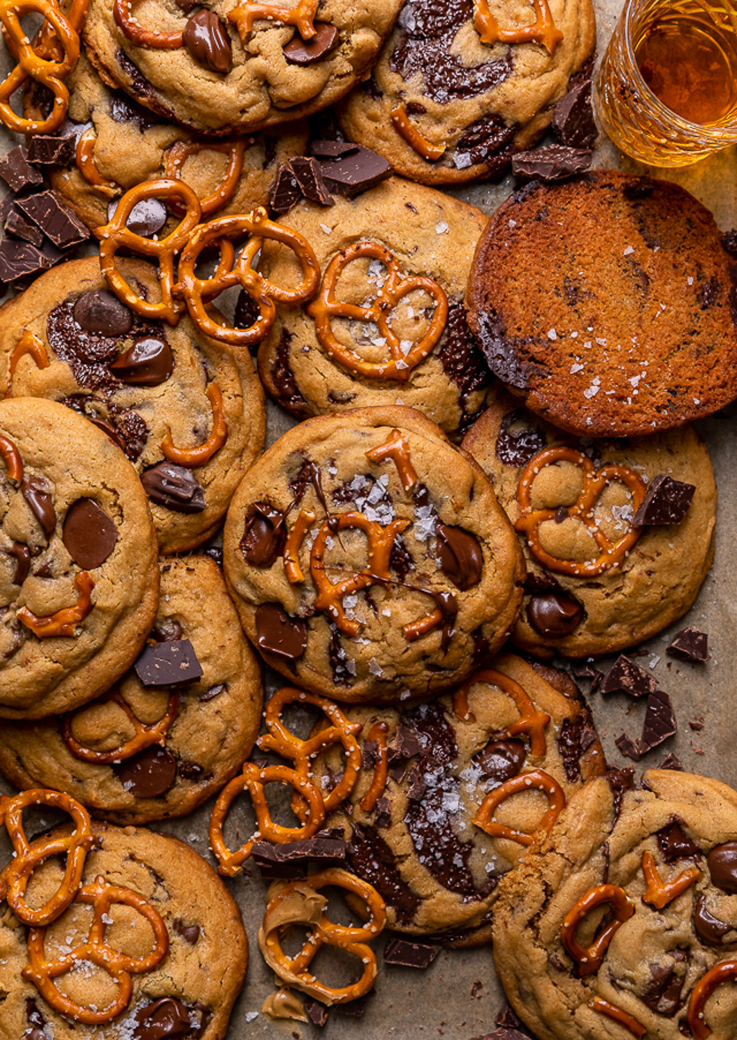 https://bakerbynature.com/wp-content/uploads/2021/10/21-Chocolate-Chip-Cookie-Recipes-1-1-of-1.jpg