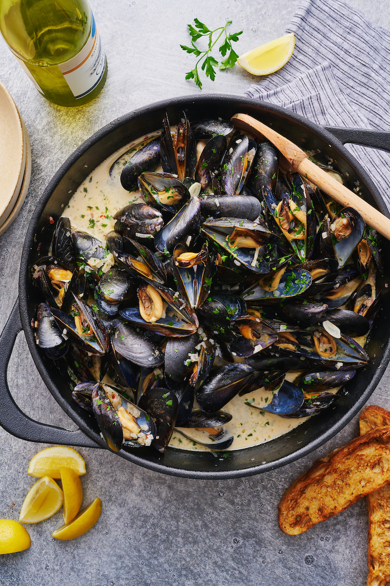 Mussels Recipe with White Wine Garlic Sauce Baker by Nature