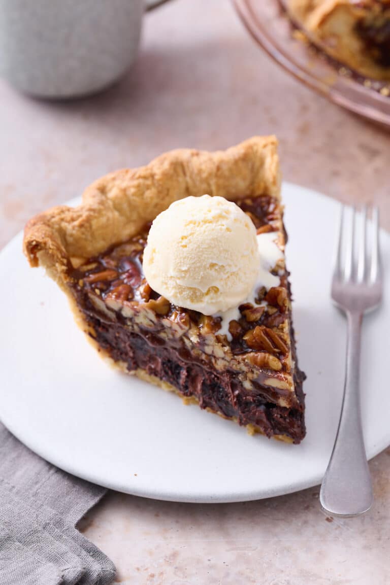 Brownie Pecan Pie Baker by Nature