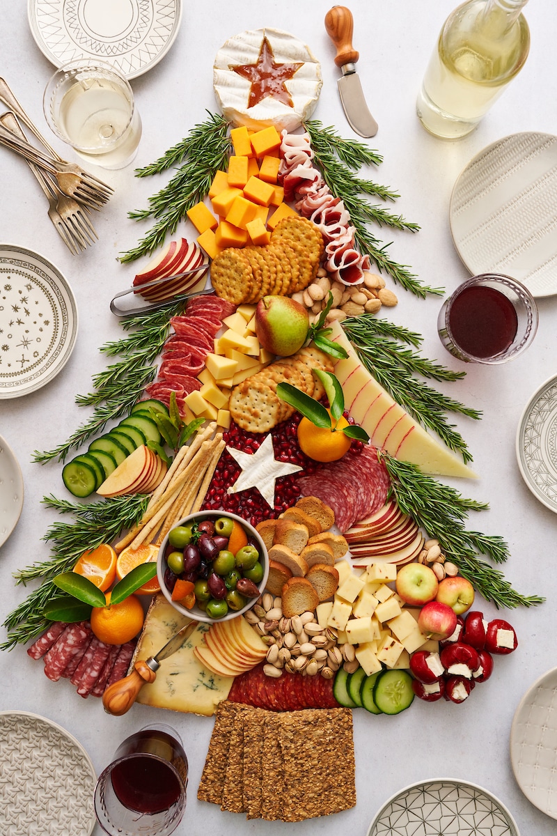 Easy Charcuterie Board for a Party 2022 — Recipe and Tips