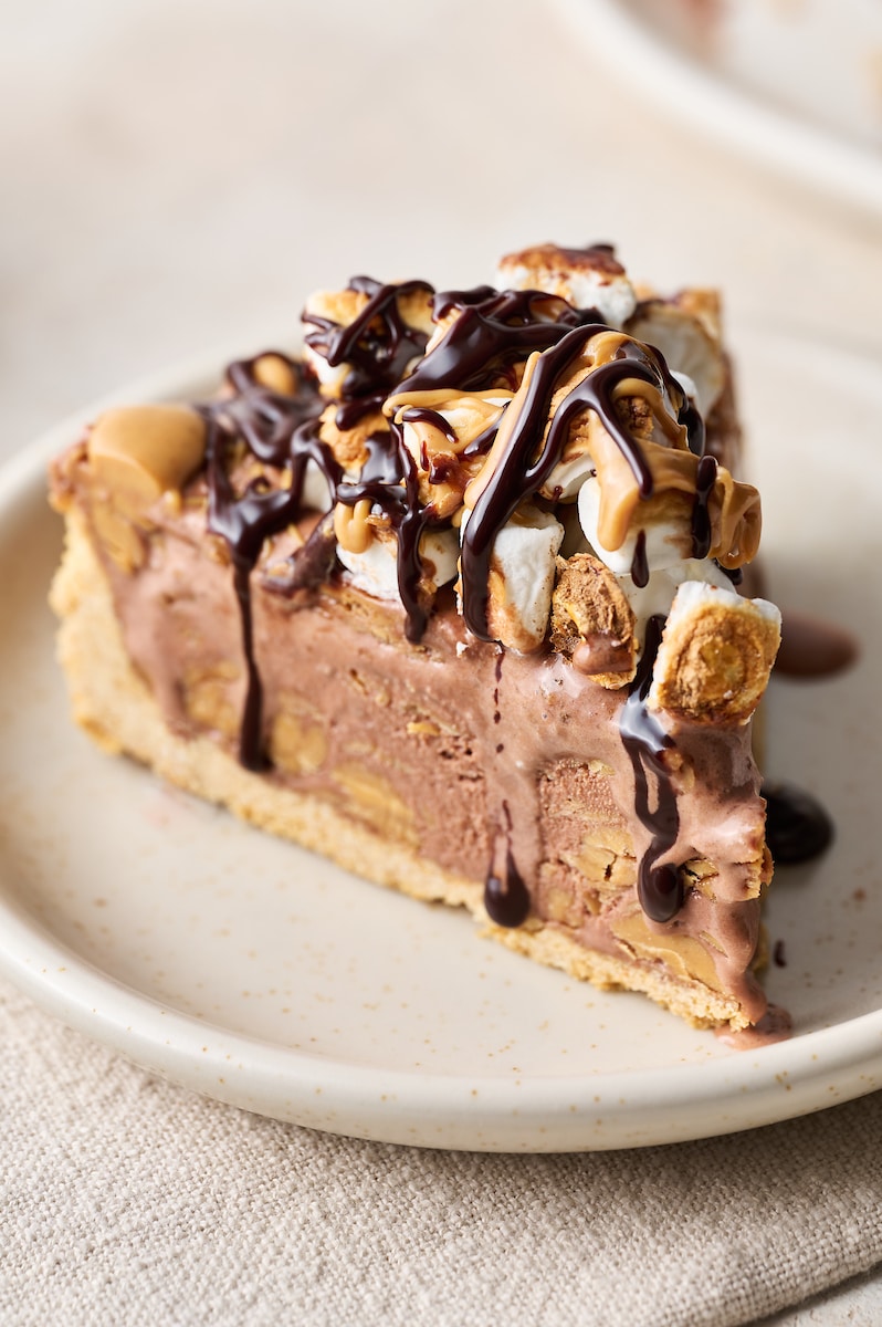 Peanut Butter and Hot Fudge Oreo Ice Cream Cake - Binge Worthy Bites