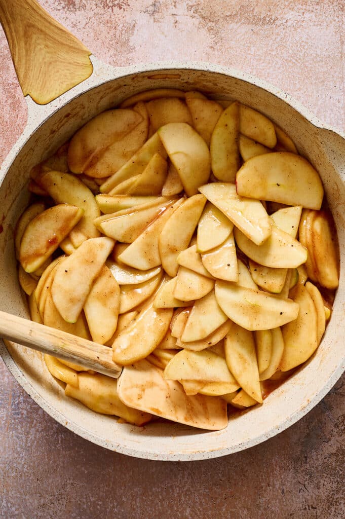 Apple filling for galette.